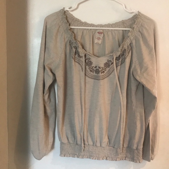 Beige top with embroidered detail - Picture 1 of 4